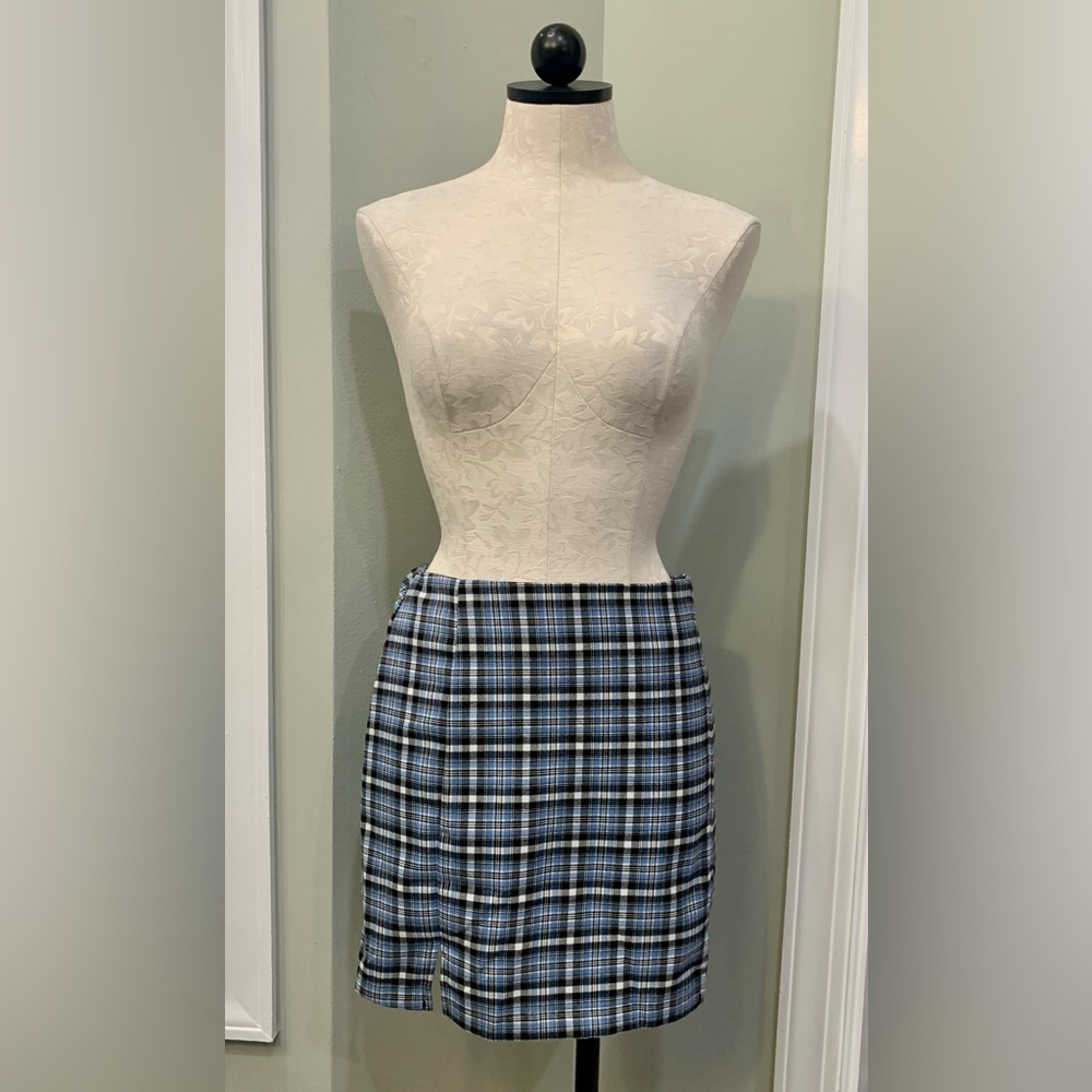 Plaid Miniskirt With Black, Blue and White | Size 7 but runs very small